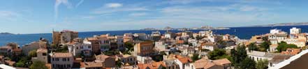 Vue panoramique sur la baie de Marseille prise du balcon des iles Maïres à L'Estaque